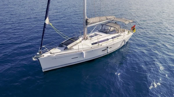 Dufour 405 GL - Boatscribe.com
