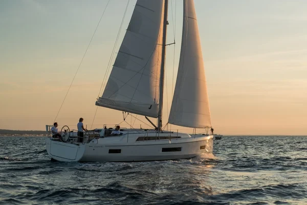 Oceanis 40.1 - Boatscribe.com