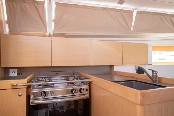 Oceanis 35.1 - Boatscribe.com