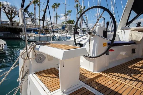 Oceanis 35.1 - Boatscribe.com