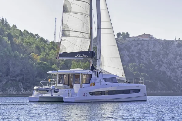 Bali 4.2 - Boatscribe.com