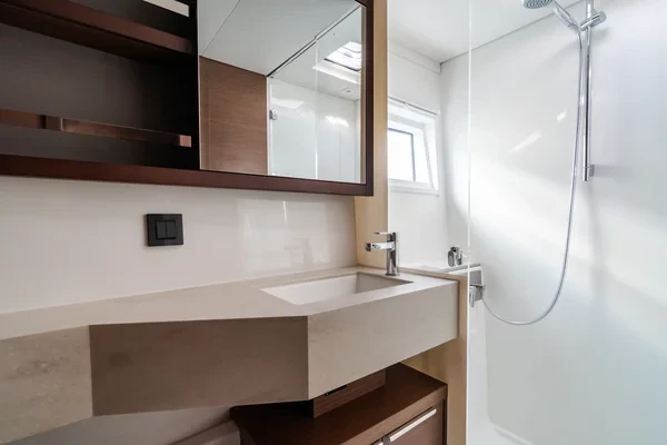 Lagoon 46 - Boatscribe.com