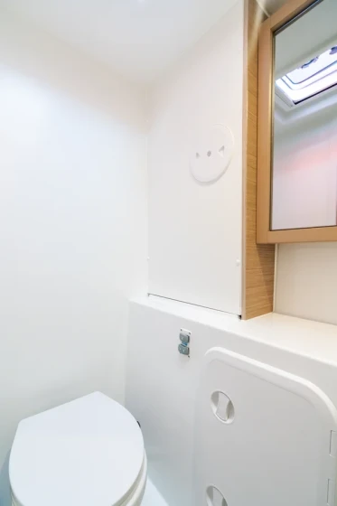 Lagoon 42 - Boatscribe.com