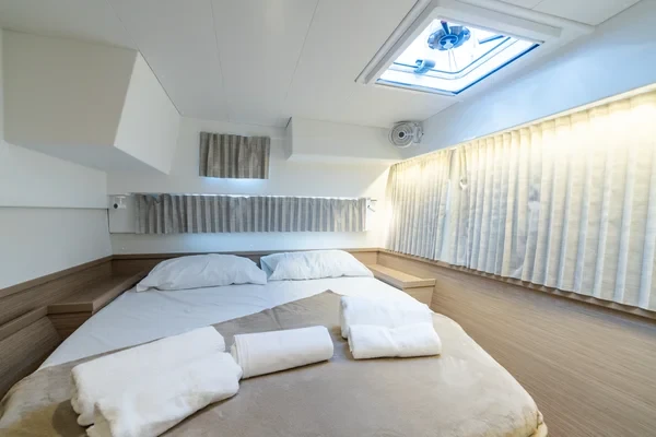 Lagoon 42 - Boatscribe.com