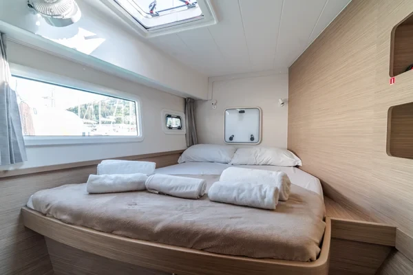 Lagoon 42 - Boatscribe.com