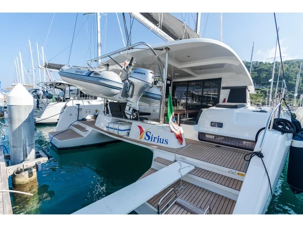 Lagoon 42 - Boatscribe.com