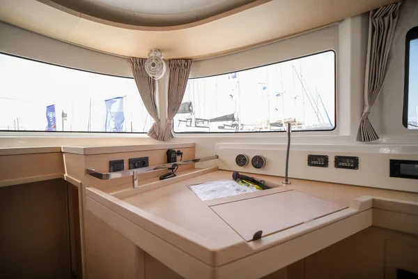 Lagoon 46 - Boatscribe.com