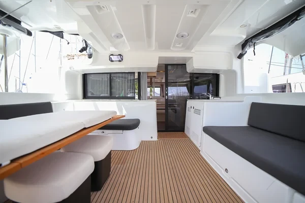 Lagoon 46 - Boatscribe.com