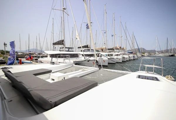 Lagoon 46 - Boatscribe.com