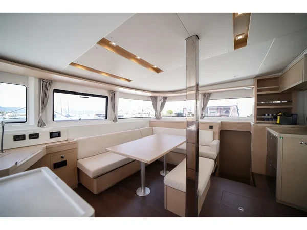 Lagoon 46 - Boatscribe.com
