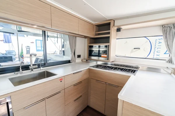 Lagoon 46 - Boatscribe.com