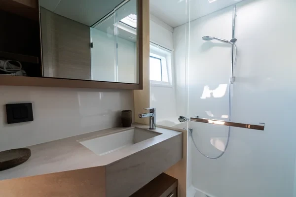 Lagoon 46 - Boatscribe.com