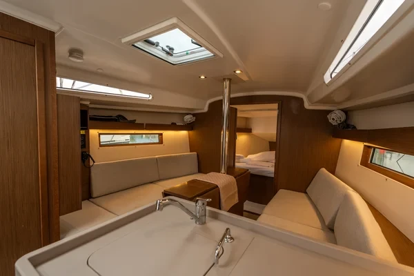 Oceanis 34.1 - Boatscribe.com