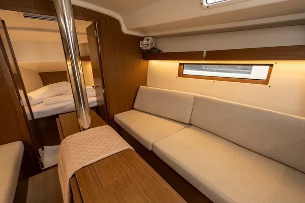 Oceanis 34.1 - Boatscribe.com