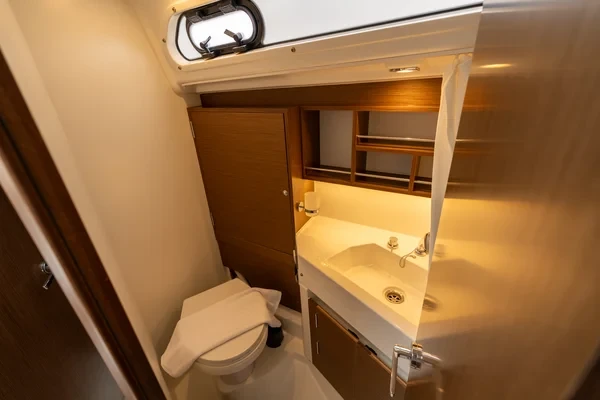 Oceanis 34.1 - Boatscribe.com