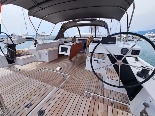 Dufour 470 - Boatscribe.com