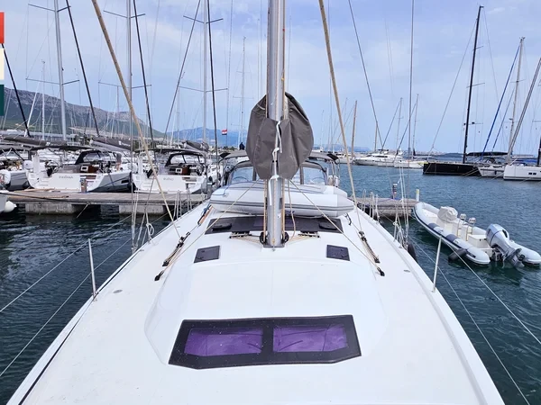 Dufour 470 - Boatscribe.com