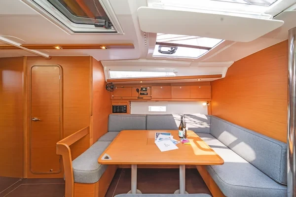 Dufour 430 - Boatscribe.com