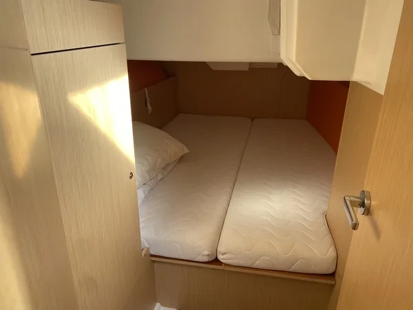 Oceanis 38.1 - Boatscribe.com