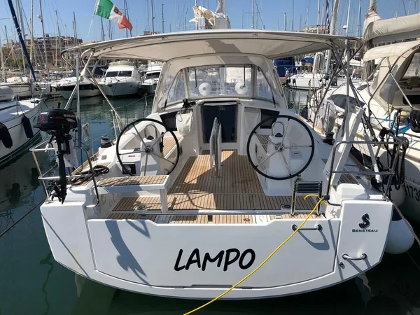Oceanis 38.1 - Boatscribe.com