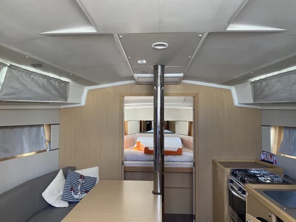 Oceanis 38.1 - Boatscribe.com