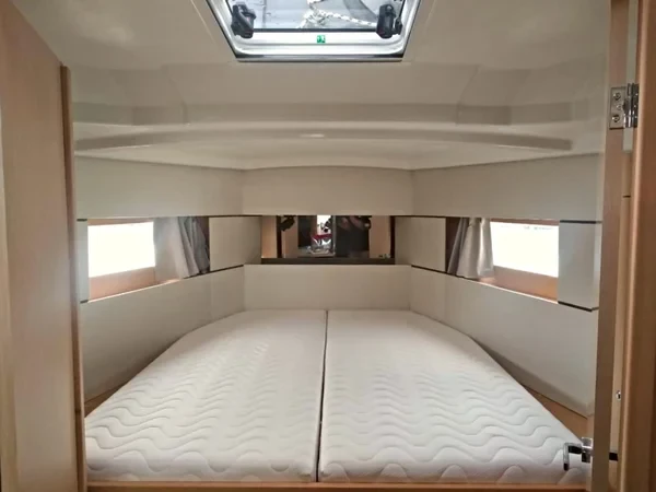 Oceanis 38.1 - Boatscribe.com