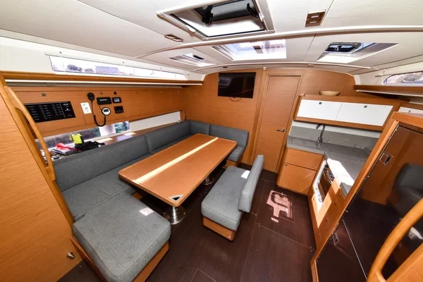Dufour 470 - Boatscribe.com