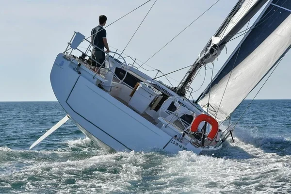 Oceanis 46.1 - Boatscribe.com