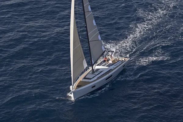 Oceanis 51.1 - Boatscribe.com