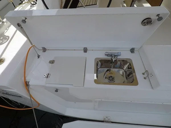 Dufour 430 - Boatscribe.com