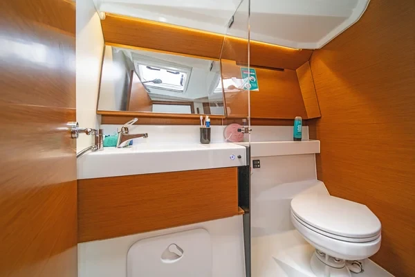 Sun Odyssey 410 - Boatscribe.com