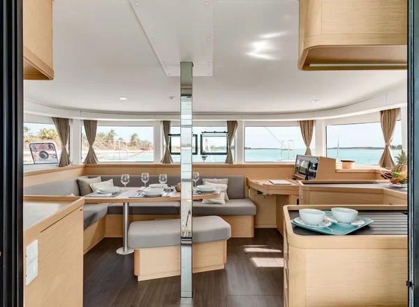 Lagoon 42 - Boatscribe.com