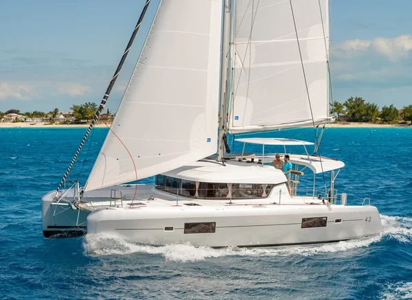 Lagoon 42 - Boatscribe.com