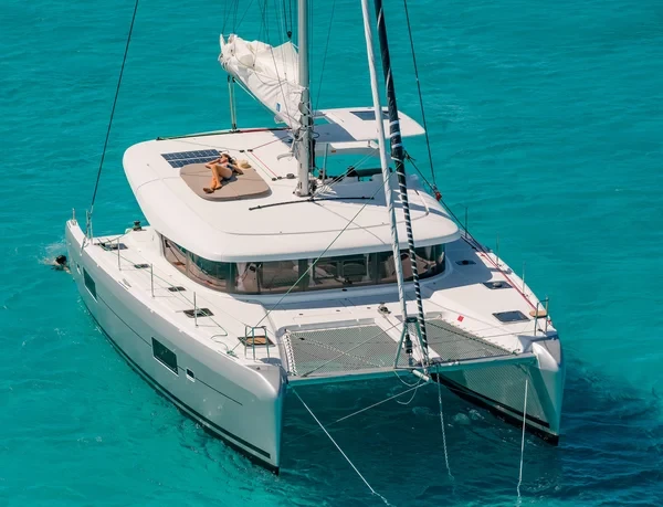 Lagoon 42 - Boatscribe.com