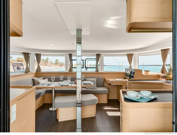 Lagoon 42 - Boatscribe.com
