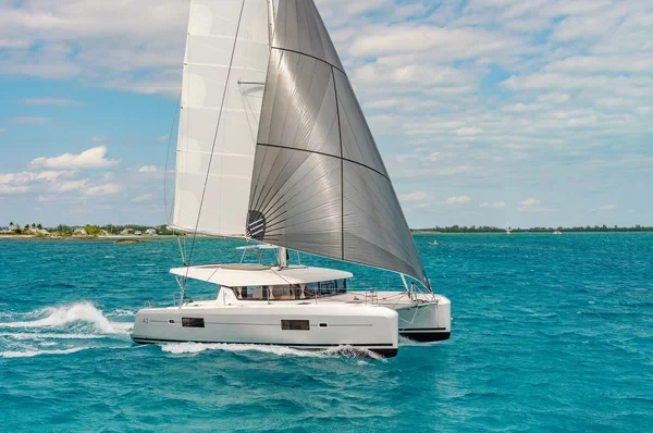 Lagoon 42 - Boatscribe.com