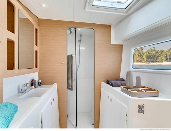 Lagoon 42 - Boatscribe.com