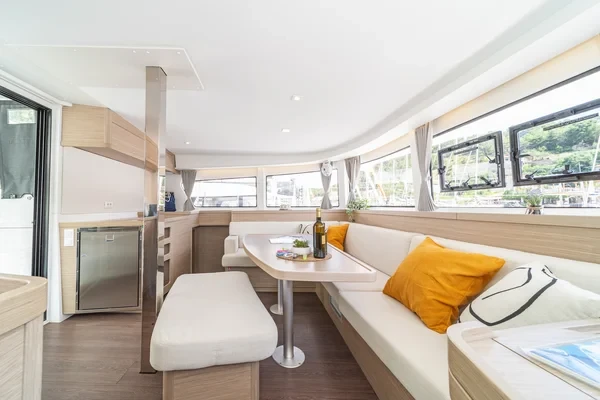 Lagoon 42 - Boatscribe.com