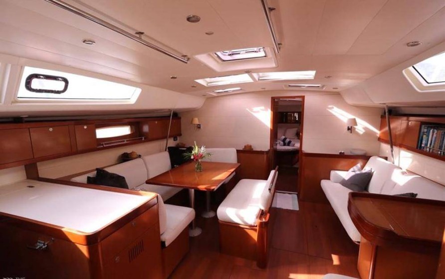 Oceanis 54 - Boatscribe.com