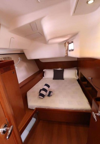 Oceanis 54 - Boatscribe.com