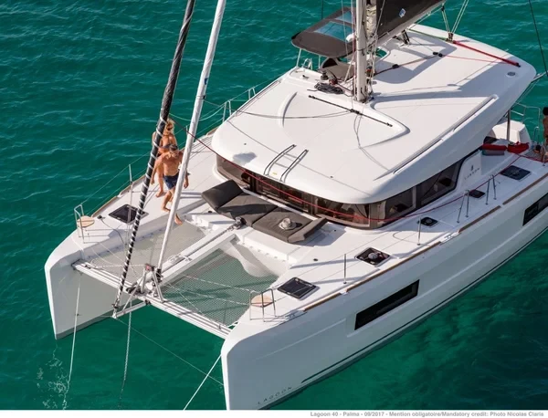 Lagoon 40 - Boatscribe.com
