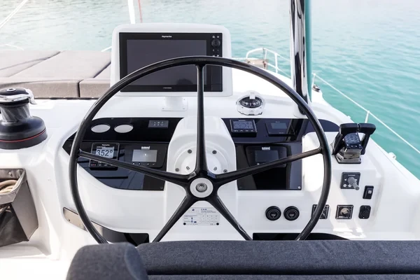 Lagoon 55 - Boatscribe.com