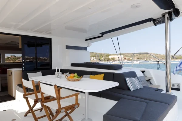 Lagoon 55 - Boatscribe.com