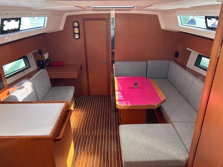 Bavaria C42 - Boatscribe.com