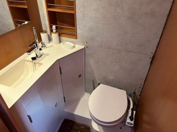 Bavaria C42 - Boatscribe.com