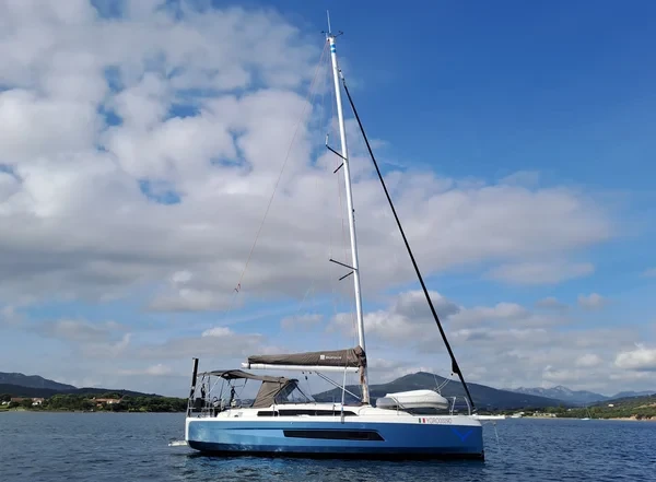 Dufour 37 - Boatscribe.com