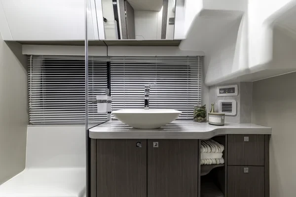 Galeon 440 Fly - Boatscribe.com