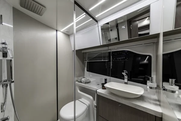 Galeon 440 Fly - Boatscribe.com