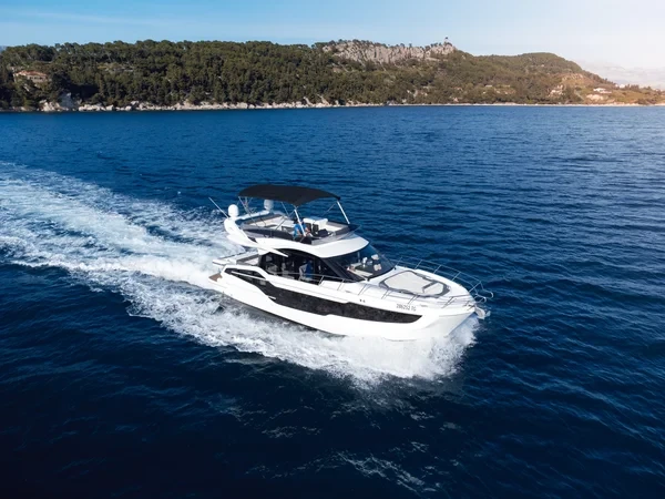 Galeon 440 Fly - Boatscribe.com