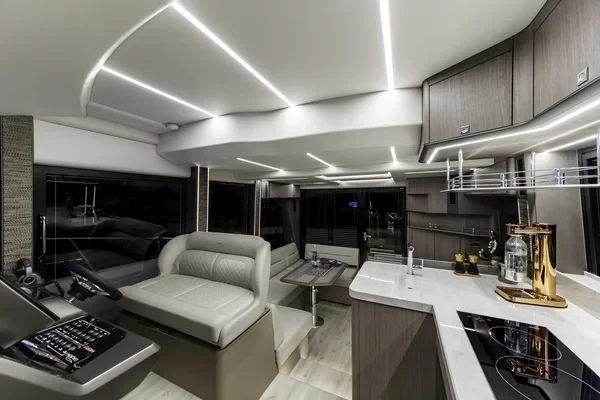 Galeon 440 Fly - Boatscribe.com